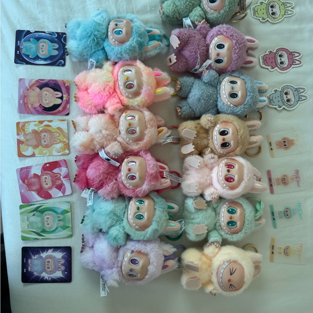 POPMART LABUBU LOT (13 labubus)